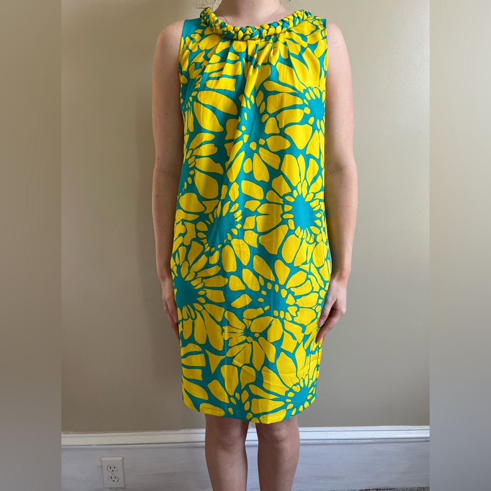 Tracy Negoshiam short. Sleeveless dress.